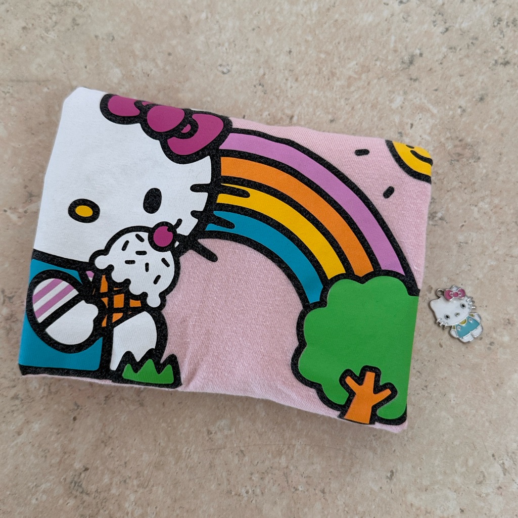 Hello Kitty Tee/Charm